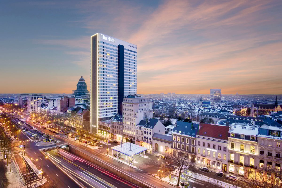 The_Hotel_Led_Night_2021_Sky2_LR
